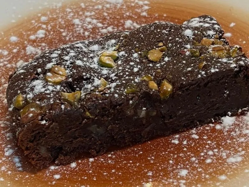 Brownie de chocolate con pistacho
